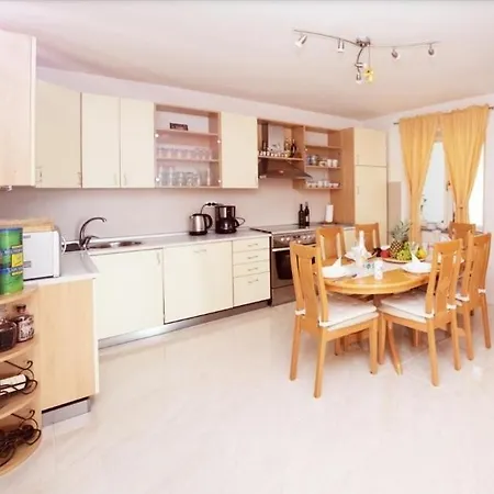 Sous Les Rochers Appartement *