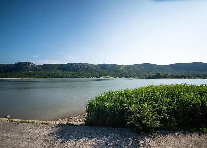 公寓 Sous Les Rochers Grižane